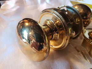 Weslock 600 Series Closet/Hall Door Knob Polished Brass