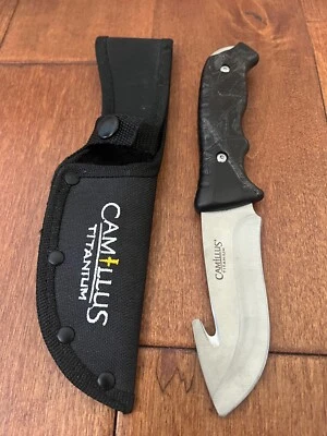 Cuchillo de hoja fija de titanio Camillus negro gancho intestinal con funda Foto 1 de 3