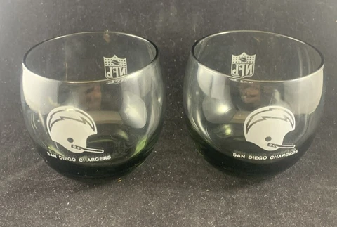 VINTAGE SAN DIEGO CHARGERS 8 oz. SMOKED NFL On the Rocks GLASSES Set Of 2 Cover
