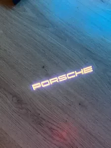 Türleuchte Einstiegsleuchte 2xPorsche 992 Taycan Cayenne Macan etc Porsche Logo - Picture 1 of 2