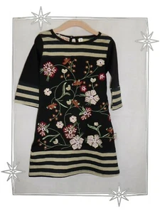 A - Jolie Robe Noire Fantaisie Fleurs Brodées Savage Culture Taille 2 Ans - Imagen 1 de 5