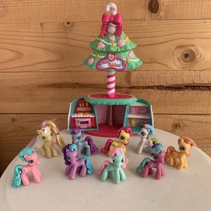 My Little Pony Minty Christmas Pop Open Tree + 9 Mini Pony Figures Lot 2005-2006 - Picture 1 of 6
