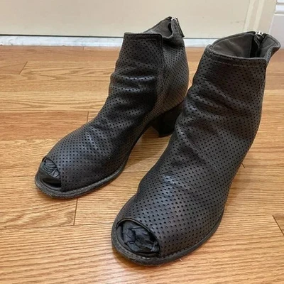 Officine Creative Resnais Perforated Leather Peeptoe Ankle Boots Dark Blue - Image 1 of 4