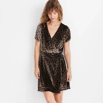 Vestido envolvente de terciopelo Madewell en Petite Blooms Calico negro verdadero talla XXS cuello en V Foto 1 de 4