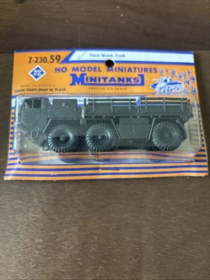 ROCO Minitanks - 1/87 HO Scale Model Miniatures Tanks Faun Wreck Truck - Image 1 of 3