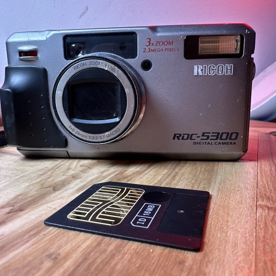 Ricoh RDC-5300 2.3MP Compact Digital Camera  - Image 1 of 4