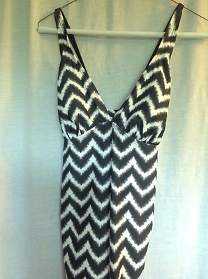 Liz Lange Maternity swimsuit S/P dark gray/white pattern nylon/spandex NWOT - Image 1 of 3