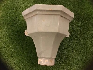 VINTAGE CAST IRON RAIN WATER GUTTERING HOPPER HEAD PLANTER - Picture 1 of 6
