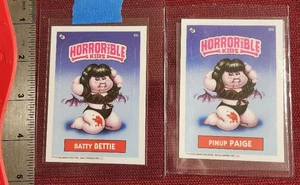 2022 BETTIE PAGE GARBAGE PAIL HORRORIBLE KIDS SPOOF QUEEN OF PINUPS - Bild 1 von 2