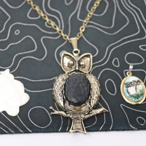 Owl Pendant w/ Chain Necklace Vtg Costume Gold Tone Black Belly Stone + 2 others - Picture 1 of 18