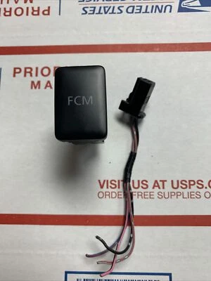 Interruptor del sistema de mitigación de colisiones delanteras Mitsubishi Outlander 2014 Foto 1 de 4