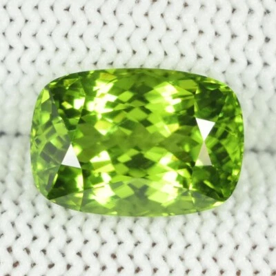6,67 ct MEJOR GRADO BRILLANTE BONITO VERDE - COJÍN PERIDOTO NATURAL C Vdo 5517 WR Foto 1 de 3