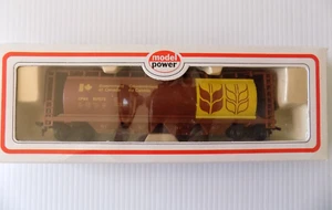 HO SCALE 51 CYLINDRICAL HOPPER CPWX CANADA WHEAT CAR - Picture 1 of 3