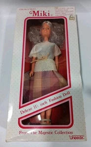 #3115 NRFB Vintage Uneeda K-Mart 4 Streak N Frost Miki 11 1/2" Modepuppen - Bild 1 von 4