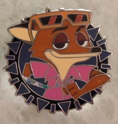 Prendedor caja misteriosa Better Together Zootopia 2025 de los parques de Disney Nick Wilde SOLO Foto 1 de 3