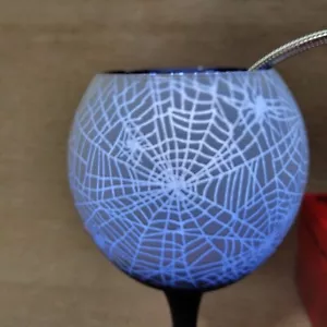 Raras arañas y telarañas luz de té pintura inversa vela yankee 220929G - Imagen 1 de 6