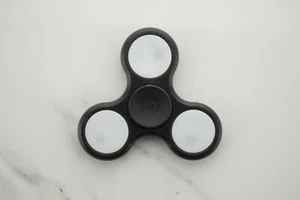 Menge 1/3/5/10 Hand Spinner Tri Handschmeichler Spinner Kreisel Figet Schreibtisch Spielzeug EDC ADHS - Bild 1 von 11