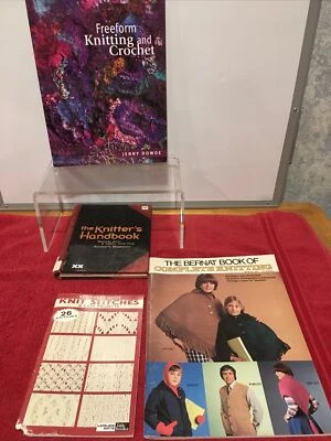 Beginners Guide Knit 26 Stitches & Easy Projects Leisure Arts Bernat Book 1976 - Image 1 of 4