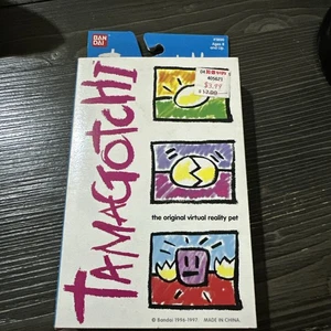 BanDai Tamagotchi #1800 Virtual Pet Yellow/ 1996 - 1997 - Picture 1 of 5