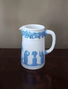 Vintage Wedgwood Blue on White Embossed Queensware Etruria Barlaston 4" Creamer - Picture 1 of 3