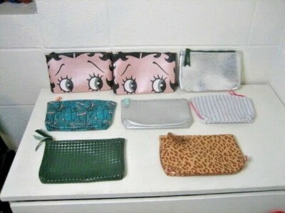 IPSY clutch zip bag lot of 8 - Image 1 of 4