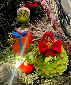 2ct 2025 (Santa Grinch & Wreath) How The Grinch Stole Christmas Ornaments New - Picture 1 of 1