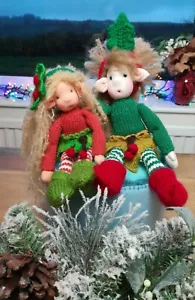 Ein Paar Weihnachtselben - handgestrickte einzigartige Handwerkspuppen - Neu - Bild 1 von 12