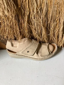 Finn Sandals Womens 9 Jamaika beige Comfort Leather Soft Footbed - Picture 1 of 8