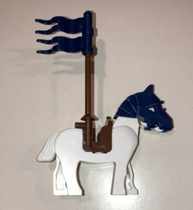 Lego Caballo Blanco Figura Castillo Clásico Con Sillín/Banderas/Arnés - Imagen 1 de 3