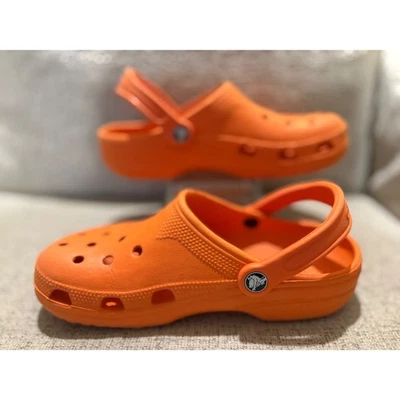 Crocs 经典 Clog 亮橙色舒适懒人鞋 儿童 M6-7 W8-9 码 — 第 1/4 张图片
