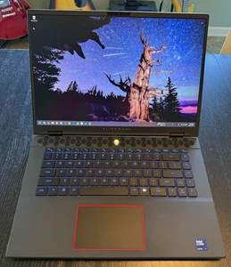 Alienware m16 R2 Laptop Intel Ultra 7 32GB 1TB SSD 16" QHD+ 240Hz RTX 4070 MINT - Picture 1 of 3