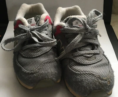 Zapatillas deportivas New Balance 574 gris rosa con logotipo talla 9 niño pequeño Foto 1 de 4