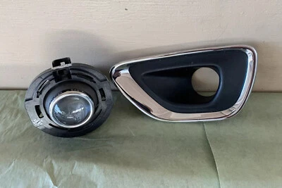 Cubierta de luz antiniebla y luz antiniebla lado del conductor OEM Jeep Grand Cherokee 2014-2016 Foto 1 de 4