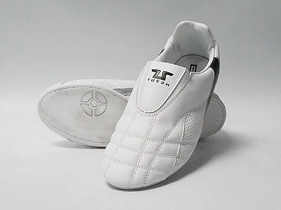 Zapatos de artes marciales Tusah Taekwondo TKD blancos para interiores Foto 1 de 4