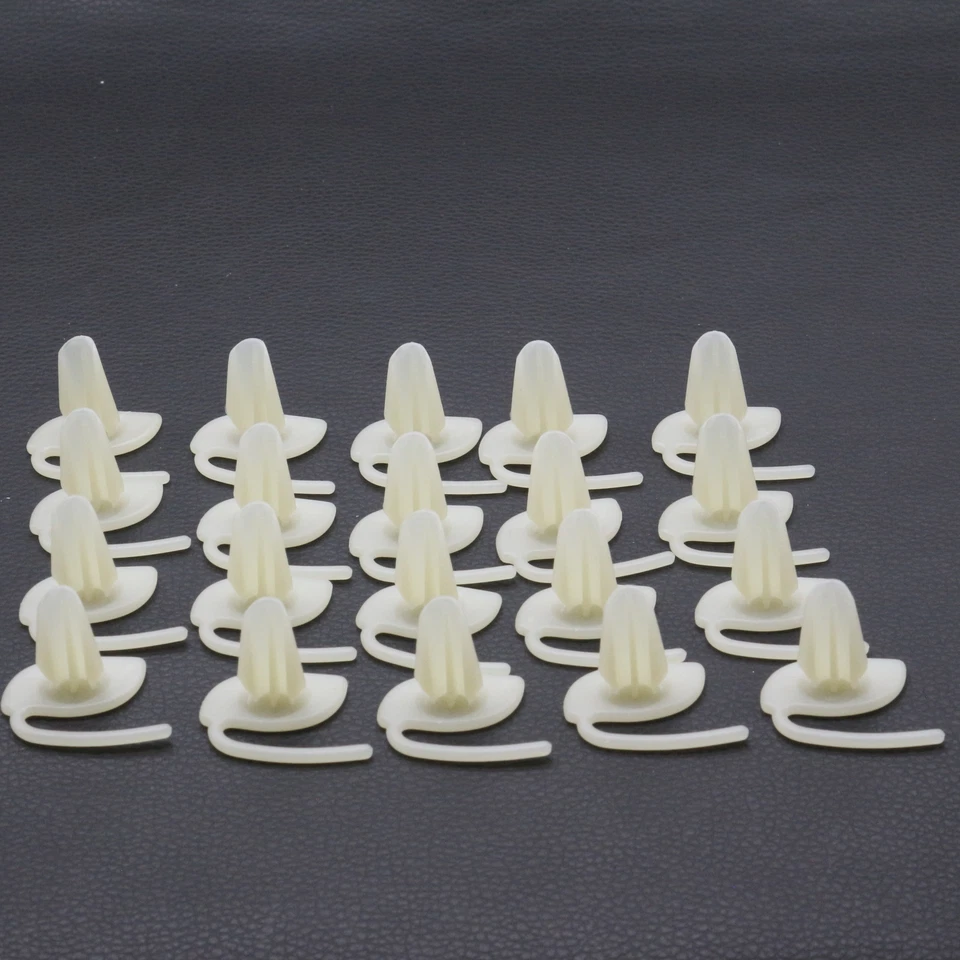 20 x Clips de sujeción de moldura lateral para puerta y cuarto de panel de nailon para GM 4853108 Foto 1 de 4