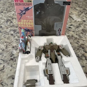 TAKATOKU Robotech Macross Battroid Valkyrie VF-1A VARIABLE FIGHTER 1/100 Vintage - Picture 1 of 9