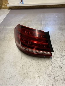 Mercedes-Benz Clase E W212 Luz Trasera A2129060703 - Imagen 1 de 5