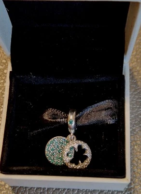 Pandora 🎀 charm Dangel funkelndes Kleeblatt 🍀 Armband S925 Silber Grün Glitzer - Bild 1 von 4