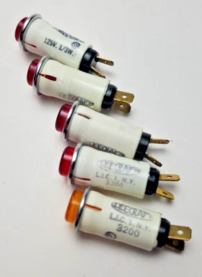 Luz de panel plano LeeCraft #3200 125 V 1/3 vatios, LOTE DE CINCO (1 ámbar, 4 rojo) NOS Foto 1 de 3