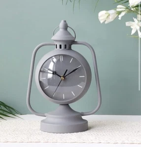 Kamin Tisch Schreibtisch Uhr Quadratisch Used Schwarz Metall Holzfuß Wohndeko - Bild 1 von 8