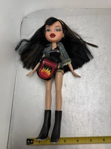 Vintage Bratz Style It Jade Doll 2001 MGA Original Outfit Plaid Skirt Headband - Picture 1 of 6