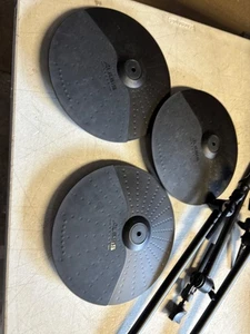 alesis set of three 10" cymbals with cymbal arms, 2 with choke one single - Picture 1 of 1