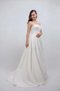 NEW CLASSIC WEDDING GOWN DRESS DESIGNER IVORY OFF WHITE A- LINE - Picture 1 of 6