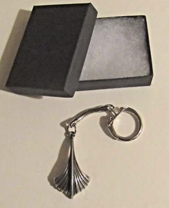 F) SCHLÜSSELANHÄNGER ZINN WIKINGER BUG VORDERES ENDE EINES SCHLACHTSCHIFFES ODER BOOTES  - Bild 1 von 3