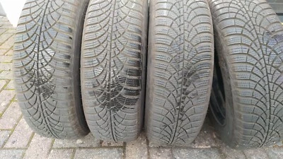 M+S Winterreifen Goodyear UltraGrip 9 + 185/60 R15 88T, auf Stahlfelgen Ford Tou - Bild 1 von 4