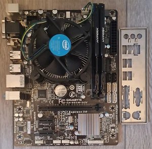 Intel Core i7 4790 CPU, GIGABYTE GA-B85M-D2V Motherboard and 16GB RAM Bundle - Afbeelding 1 van 2
