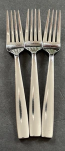 (3) ONEIDA METRA Stainless Dinner Forks Lot Glossy Plain 7-7/8in - Picture 1 of 17