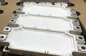 NUEVO MÓDULO DE FUENTE DE ALIMENTACIÓN INFINEON FS450R12KE3 - Imagen 1 de 2