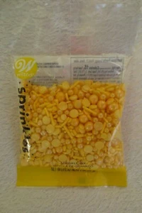 Wilton Sprinkles Mix Yellow Cupcakes Cake Topper Decorating New - Picture 1 of 5