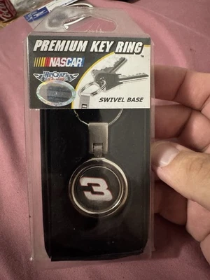 DALE EARNHARDT SR. #3 PREMIUM SWIVEL BASE KEY RING; NASCAR - Image 1 of 2